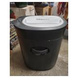 (1) Royal Paper Shredder