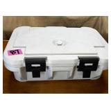 cambro catering food container