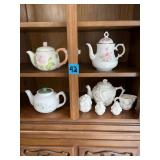 Lot of decorative teapots