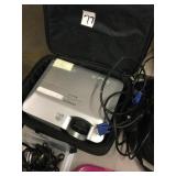 Hitachi CP-X250 Projector with case