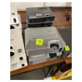 (6) Projectors (Hitachi, NEC)