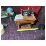 Mini sewing machine decoration