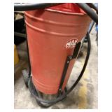 MAC TOOL Bucket with sprayer wheels