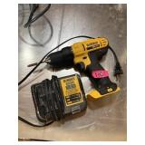 Dewalt drill with battery and charger 12v/20v