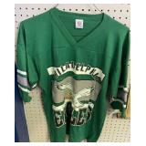 Philadelphia Eagles T-shirt With 4 Autographs Philadelphia Eagles T-shirt With 4 Autographs