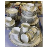 Legendary By Noritake Enhancement Dish Set 4035 Legendary By Noritake Enhancement Dish Set 4035