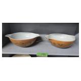 Pair Pyrex mixing bowls 10.5 in diameter