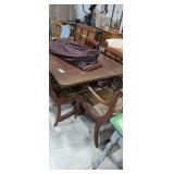 Mahogany dining room table with six violin back