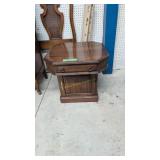 Pennsylvania house one drawer Walnut nightstand