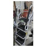 Folding stepladder
