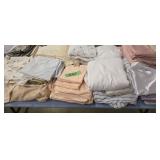 Table lot of linens