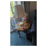 oak end table with table lamp