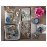 Vintage Costume Jewelry Pins Lot