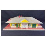 Marx Glendale Train Station Tin Litho Play Set