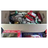 Assorted Vintage-Modern Loose Die-Cast & Plastic