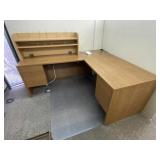 L-Shaped Office Desk with Keyboard Drawer