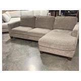 Contemporary Sectional Sofa with Right Chaise