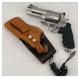 Smith & Wesson 500 S&W Magnum Revolver with Holster