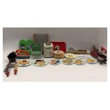 Miniature Dishes and Kitchenware - Decorative Pieces