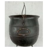 Large Gated Cast Iron Pot with Handle, 9.5' Diameter