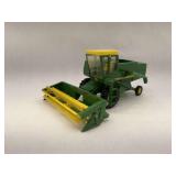 Ertl John Deere Combine Toy