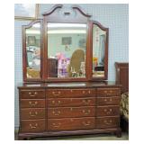 Dresser W/Mirror