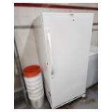 Kenmore upright freezer 28' x 31' x 64' tall
