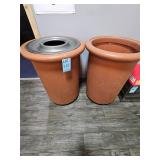 2 Trash cans 1 mising liner and ring