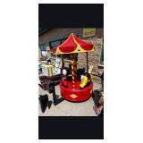 arcade carousel ride