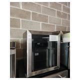 Newair mini countertop refrig. s/c