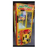 arcade claw game..TOY SOLDIER
