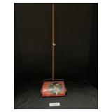 Vintage Susy Goose Kiddie Toy Sweeper.