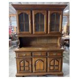 Kincaid Furniture Traditional Style Hutch.