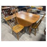 Beautiful Vtg DropLeaf Dining Table.