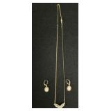 14 KT Gold Opal Necklace & Earring Set.
