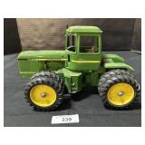 Die Cast Ertl John Deere Farm Tractor.