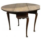 Queen Anne Style Drop Leaf Card Table.