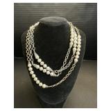 Sterling Silver & Pearl Necklace.;