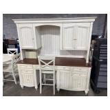 Traditional Style Computer/Reception Desk.