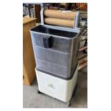 Vtg Monitor Wash Wringer.