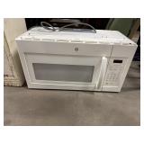 GE Under Cabinet Microwave.