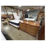 Vtg French Provincial Style Vanity & Single Bed.