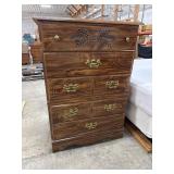 Traditional 5 Drawer Dresser.