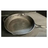 Lodge No.6 Cast Iron Pan.