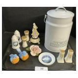 Napoleon Flower, Souvenir S&P Shakers, Jar.