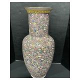 Large Chinese Famille Rose Porcelain Vase.