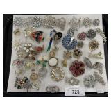 Lot Ove Costume Jewelry Brooches & Pins.