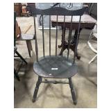 Vtg Windsor Style Fan-Back Chair.