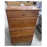 Traditional Style Chest of Drawers.