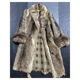Vintage Womenï¿½s Fur Coat Size Small.